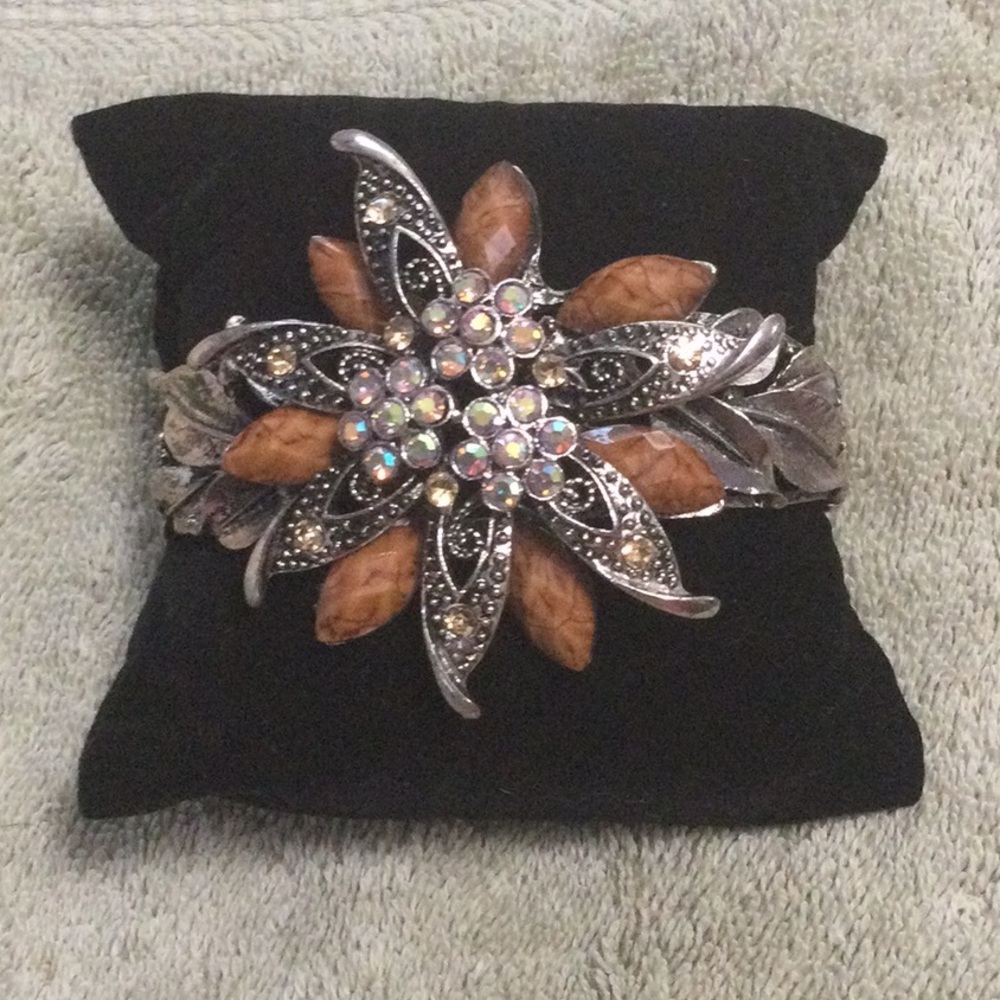 Boho floral rhinestone hinged bangle cuff Silvertone flower no missing stones